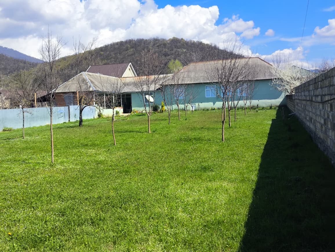 EV HƏDİYYƏ OLUNAN 24 SOT.  M4 YOLUN KƏNARİNDA TORPAQ SATİLİR